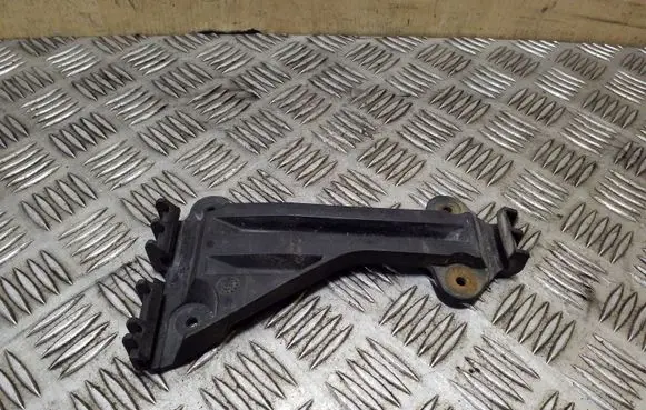 Audi A6 S6 C4 4A Front bumper mounting bracket 4A0807284A