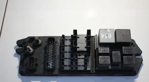 Nissan X-Trail T30 Fuse module A223 PA6GFM40
