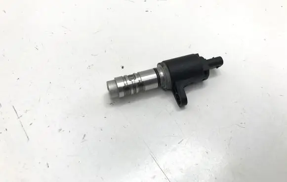 Volkswagen Golf VII Camshaft position sensor 304E906455AC
