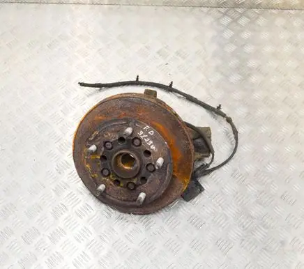 Front wheel hub