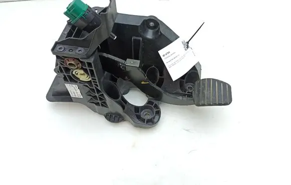 Renault Trafic III (X82) Brake pedal 465016415R 93459474