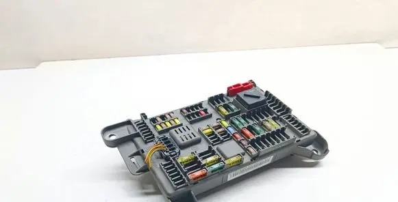 BMW X5 E70 Fuse module 6931687 61146931687