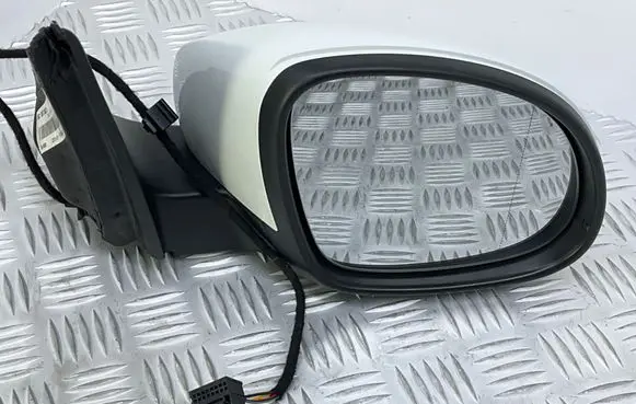Volkswagen Tiguan Front door electric wing mirror 5N2857502L