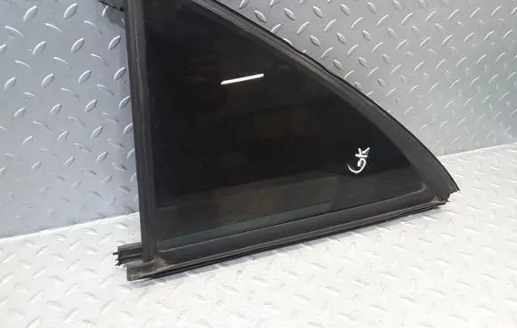 Mercedes-Benz S W221 Rear vent window glass A2217350124 2217350124