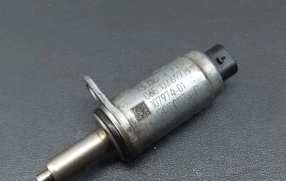 Audi A8 S8 D4 4H Camshaft vanos timing valve 06E103697H 10797401
