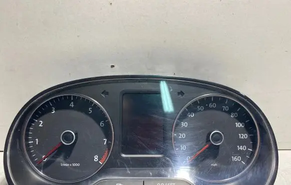 Volkswagen Polo V 6R Speedometer (instrument cluster) 6R0920960K 1320700944 V030412501
