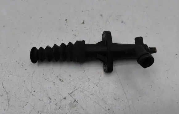 Clutch slave cylinder