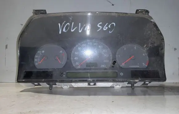 Volvo V70 Speedometer (instrument cluster) 9168144 9472725