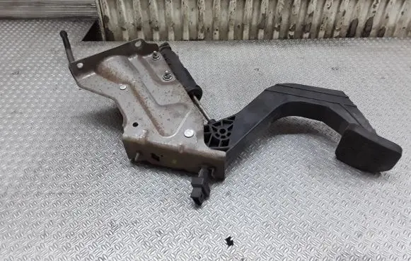 Mercedes-Benz Sprinter W906 Clutch pedal 