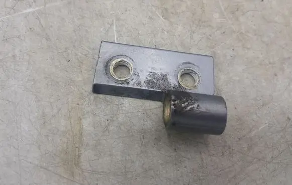 BMW 5 E39 Rear door upper hinge 415219603239 19603239