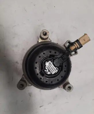 Engine mount vacuum valve