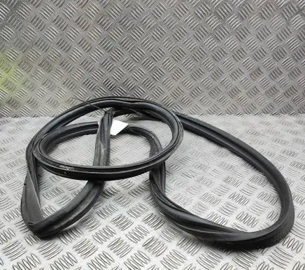 Jaguar XJ X350 Trunk rubber seal (body) C2C24495