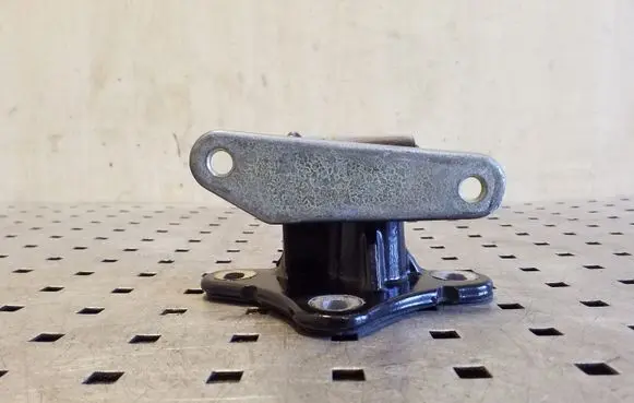 Mercedes-Benz ML W164 Front door lower hinge 