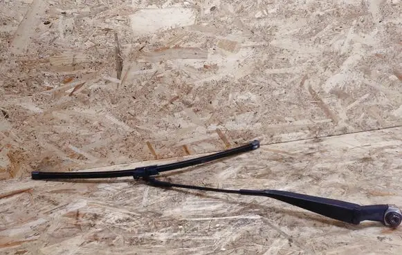 Mercedes-Benz S W220 Front wiper blade arm A2208201744