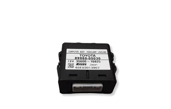 Toyota Avensis T250 Light module LCM 8996005030