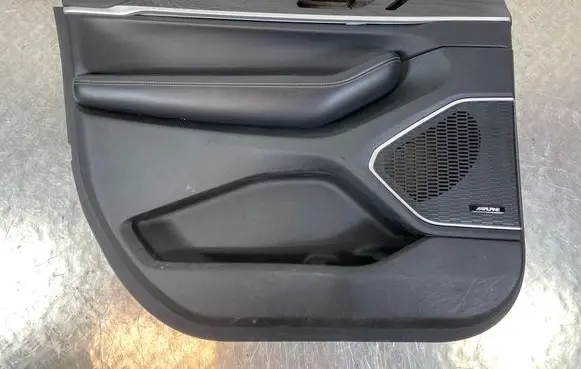 Jeep Grand Cherokee WL Front door card panel trim 22501A 20211163360 EHZF22114402213199
