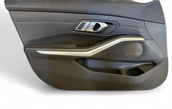 BMW 3 G20 G21 Front door card panel trim