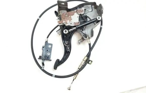 Hyundai Centennial Handbrake/parking brake lever assembly