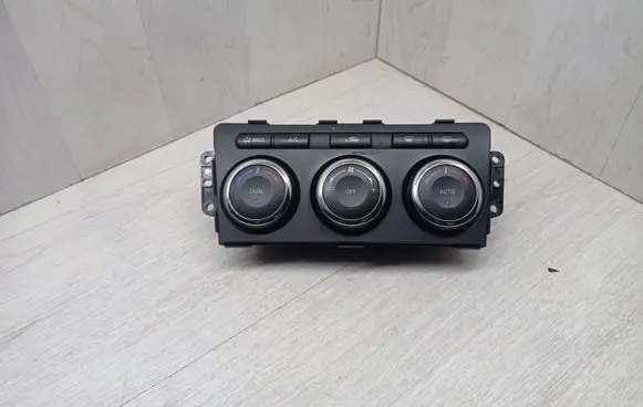 Mazda 6 Climate control unit GDN361190A T1013520V