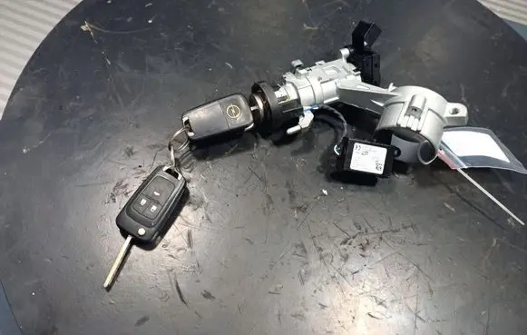 Opel Insignia A Ignition lock