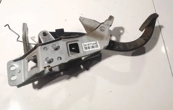 Honda CR-V Brake pedal 