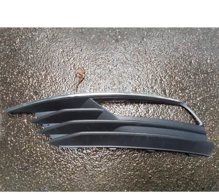 Audi A3 S3 8V Front fog light trim/grill 8V5807681A