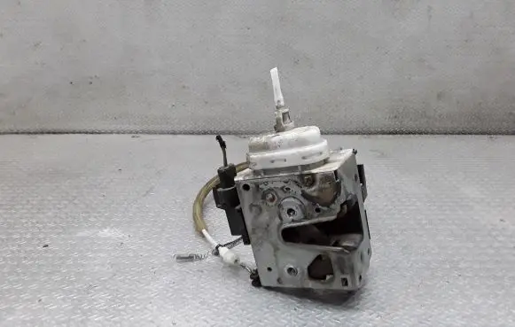 Audi A4 S4 B5 8D Front door lock 8D1837015E