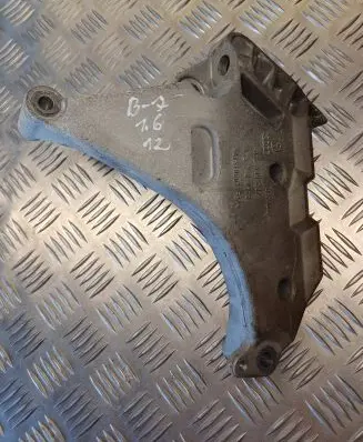 Volkswagen PASSAT B7 Engine mounting bracket 03L199207 KTS74V120 AIS19C03