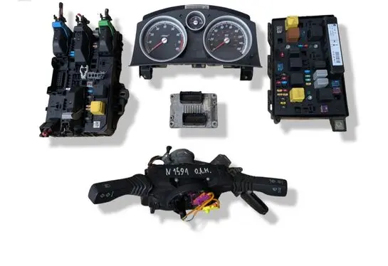Opel Astra H Engine ECU kit and lock set 0261208396 55558787