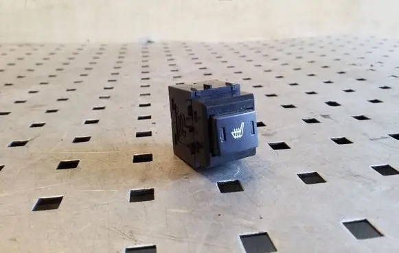 Land Rover Range Rover Sport L320 Seat heating switch YUF500120PVJ