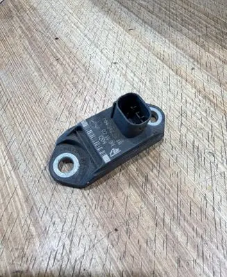 Mercedes-Benz ML W164 Acceleration sensor 0045423518