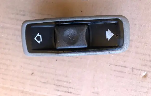 Mitsubishi Space Wagon Sunroof switch 