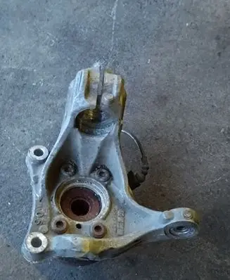 Volkswagen PASSAT B7 Front wheel hub spindle knuckle 3C0407258G