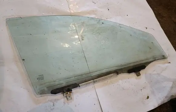 Toyota Corolla E120 E130 Front door window glass four-door E643R007951 DOT24AS2M19