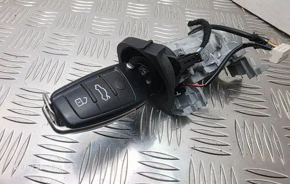 Audi A1 Ignition lock 1K0905851B 8X0837220D