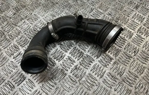 Suzuki Swift III Air intake hose/pipe
