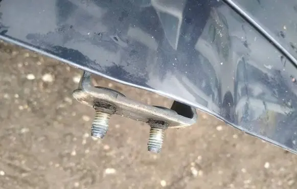 Mitsubishi Grandis Tailgate/trunk/boot hinge