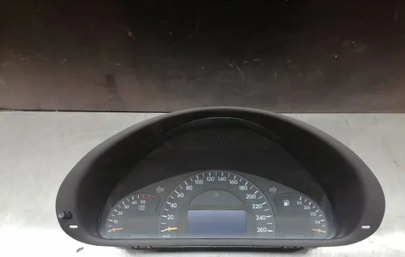 Mercedes-Benz C W203 Speedometer (instrument cluster) A2035401311