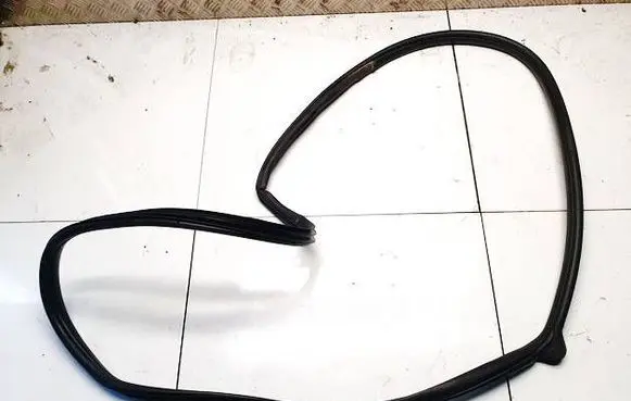 Mazda CX-7 Rubber seal front coupe door 