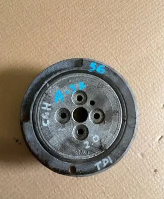 Volkswagen PASSAT B7 Crankshaft pulley 03L105251