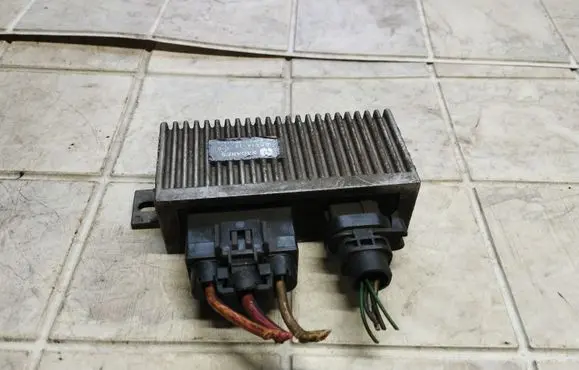 Glow plug pre-heat relay