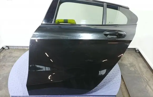 BMW 1 F40 Rear door