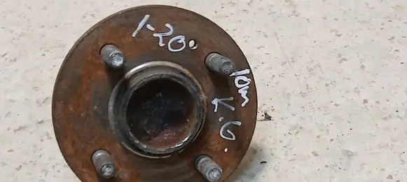 Rear wheel hub