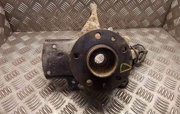 Opel Vivaro Front wheel hub STEB
