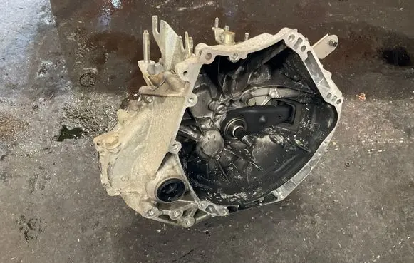 Mazda 2 Manual 5 speed gearbox 8TH1101365 V8FA