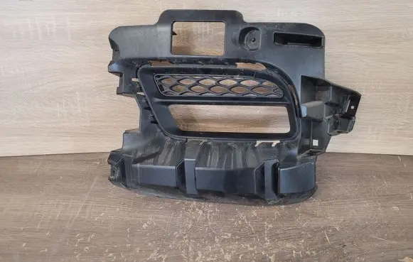 Dodge Durango Front fog light trim/grill 68307809AA 65551