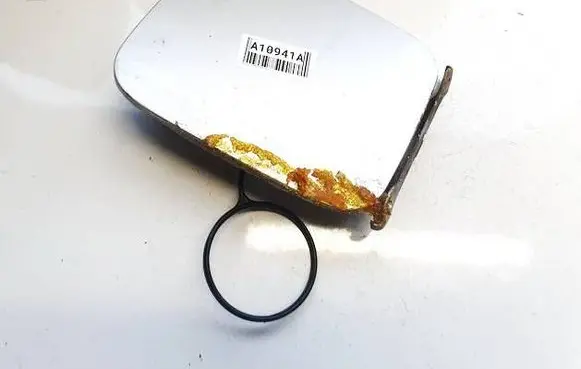 Nissan Almera Tino Fuel tank cap
