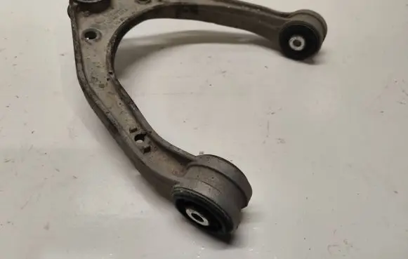 Volkswagen Touareg I Front lower control arm/wishbone 7L0407047A
