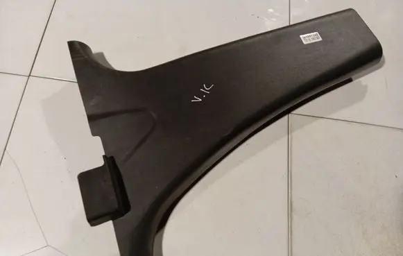 Suzuki Swift I (B) pillar trim (top) 762416300L 76241-6300L