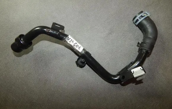 Audi A4 S4 B9 Engine coolant pipe/hose 04L122157BL